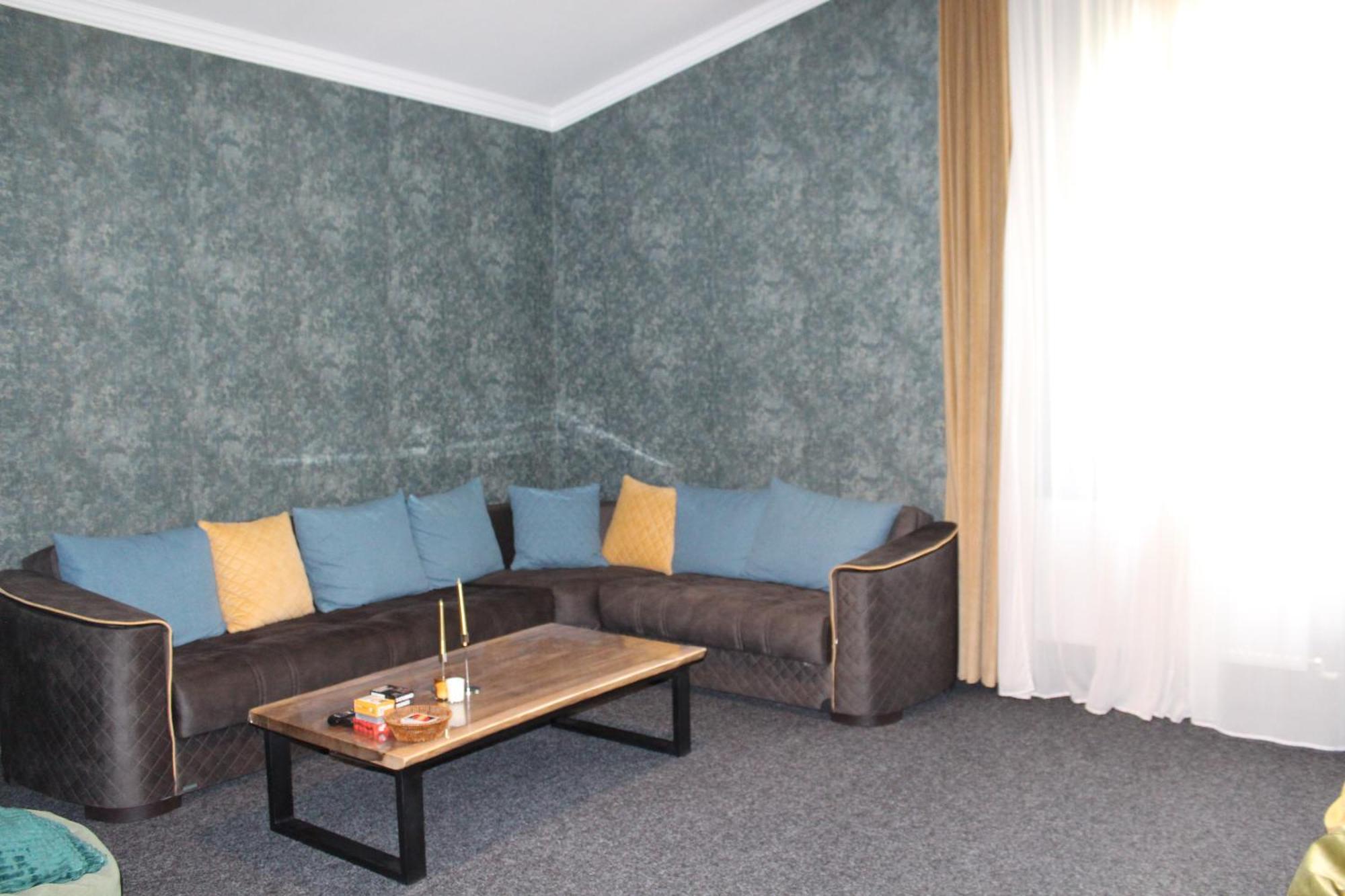 Hotel Eden Mestia Eksteriør billede